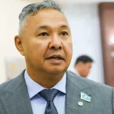 Азат Перуашев «Ақ жол» партиясының төрағалығынан кетті