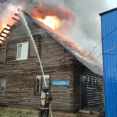 Көкшетауда найзағай түсіп, жеке үй отқа оранды