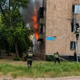 Павлодарда өртеніп жатқан үйдің терезесінен секірген қыз көз жұмды