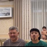 «Келінге жарыпсыз»: Жанар Айжанованың қызының қайынатасымен қалжыңы көптің ашуына тиді (ВИДЕО)