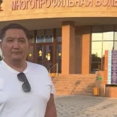 «Нұржігіт комадан шықты»: Бақытжан Базарбек ауыр халдегі жігіт туралы жазба жариялады