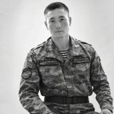 «Жуас мінезді, ақкөңіл, тәрбиелі еді»: Маңғыстауда қаза тапқан сарбаз туралы ұстазы естелік айтты