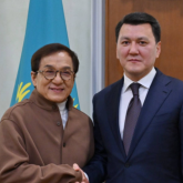 Ерлан Қарин әйгілі Джеки Чанмен кездесті