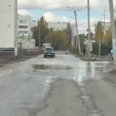 Көкшетаудың жолдары қашан жөнделеді? Қала тұрғындары су басқан көшелерге наразы