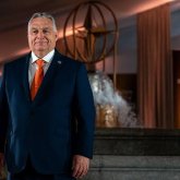 АҚШ неліктен биліктен кеткен саясаткерге қызығушылық танытып отыр?