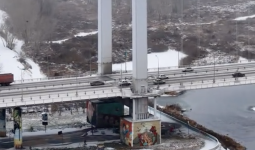 Семейде сұмдық жағдай: 23 жастағы жігіттің денесі көпір астынан табылды