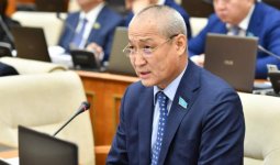 «Екіге оқитын оқушы сияқтысыз»: Депутат мұнай компаниясының басшысын аямай сынады