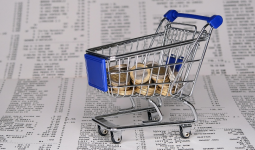 Банктердің «пайызсыз» айласы: халық табысының 60 пайызы қарыз бен азық-түлікке кетіп жатыр