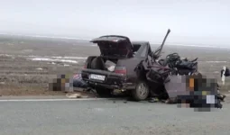 Ақтөбеде жантүршігерлік жол апатынан 5 адам көз жұмды (ВИДЕО)