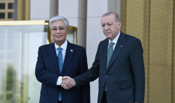 Ердоған Тоқаевты cәуірде өтетін Дипломатиялық форумға шақырды