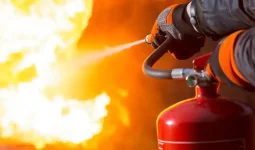 Жезқазғанның орталығында автокөлік түгі қалмай жанып кетті