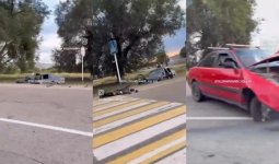 1 адам қаза тауып, 3 адам жарақат алды: Талдықорғанда жантүршігерлік жол апаты болды (ВИДЕО)