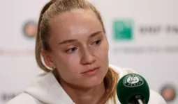 «Жүрудің өзі ауыр»: Елена Рыбакина жарақаты туралы ашық айтты