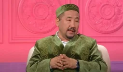 «Көзбояушылықтың не керегі бар»: Нұрлан имам тойда ерлер мен әйелдердің бөлек отыруы туралы (ВИДЕО)