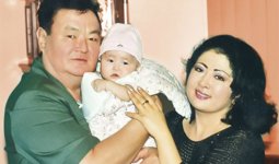 «Жарқын бейнесі есімізде»: Мақпал Жүнісова марқұм күйеуін еске алды (ВИДЕО)