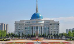 Президент Жезқазған мыс балқыту зауытының жұмысшысын марапаттады