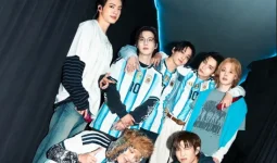 BTS Аргентинадағы концертте Мессидің жейдесін киіп шықты