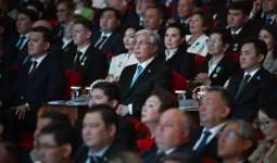 Мемлекет басшысы Республика күніне арналған мерекелік концертті тамашалады