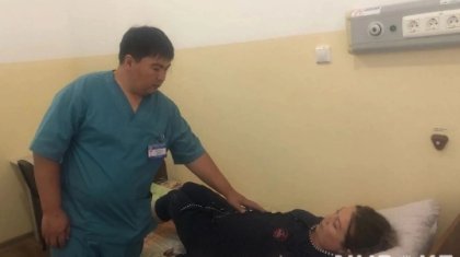 Шымкентте жүкті әйелдің құрсағынан дәрігерлер 50 тас алып шықты