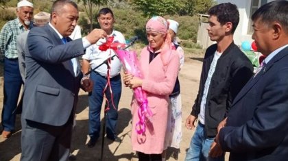 Түркістан облысында үшемді дүниеге әкелген анаға пәтер кілті табысталды