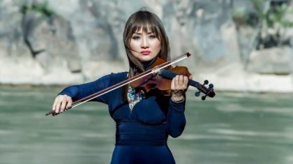 Скрипкашы Лананы Мәскеуде «қысық көз» деп қорлаған