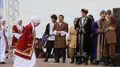 Сәлем салу Аллаға серік қосу ма?: Дін мамандары не дейді?