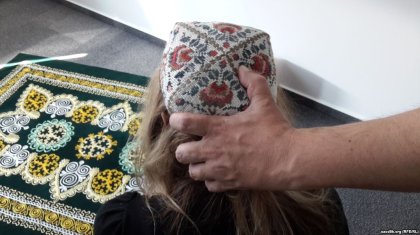 13 жастағы қызды жабылып зорлаған: сотта жәбірленушінің өз еркімен интимдік қатынасқа түскені айтылды