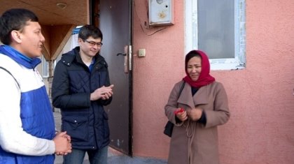 Шымкентте Тәуелсіздік мерекесінде кәсіпкерлер мұқтаж отбасыға үй сыйлады