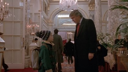 «Сантаға әлі сенесің бе?»: Трамп 7 жасар баланы жерге қаратты