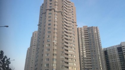 «Пәтерлері жын-ойнаққа айналады»: Астана тұрғыны көршілерінің түнімен маза бермейтінін айтты