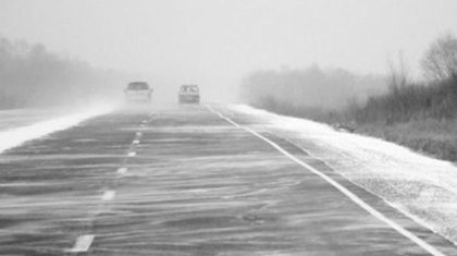 Три дороги закрыты в Казахстане из-за метели и гололёда