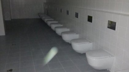 «Я не буду мыть туалеты. Они воняют»: Студентка медуниверситета в Актобе пожаловалась на профессора (ВИДЕО)