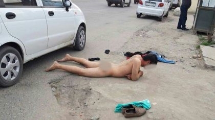 Өзбек кәсіпкері шенеуніктерге ренжіп, тырдай жалаңаш көшеге шықты