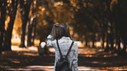 «Дуалап тастаған»: алматылық келіншек төсегіне қайын әпкесі ине қыстырып кеткенін айтып көмек сұрады