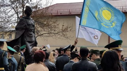 Жеңіс күні қарсаңында Санкт-Петерборда Әлия Молдағұлованың ескерткіші ашылды