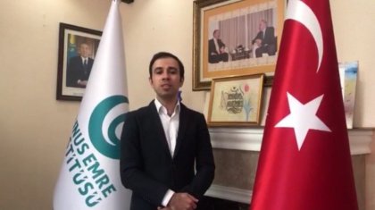 Юнус Эмре түрік-мәдени орталығының оқытушысы Абай өлеңдерін 2 тілде оқыды (ВИДЕО)