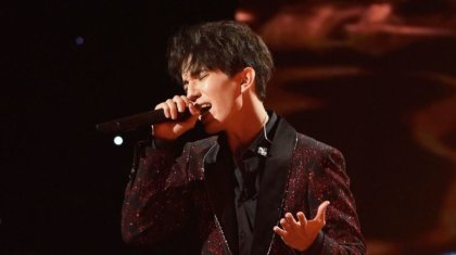 40 мың адам Димаш Құдайбергеннің әнін айтты (ВИДЕО)