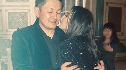 «Сүйіктісін көрсетті-ау»: Меруерт Түсіпбаева белгісіз ер адаммен сурет жариялады