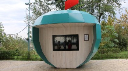 «Көктөбеде» алма пішінді жаңа арт-нысан пайда болды