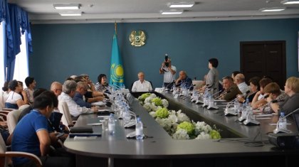 Мұрат Әуезов Достық үйіне келді