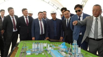 «Мың сөзге 40 мың теңге»: Қызылордада зауыт басшысы жұмысшыларды қытай тілін үйренуге үгіттеп жүр