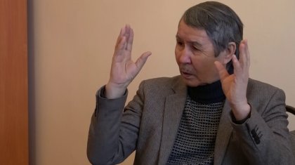 «Мұхаммед пайғамбарды көргендей болдыңдар ғой!»: Мырзан Кенжебай Сағынтаевқа жағынған қаламгерлерге айқай салды