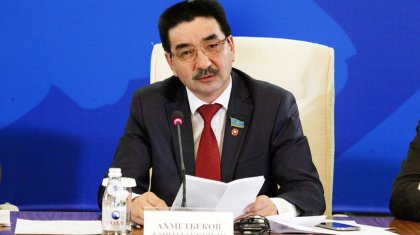 Жамбыл Ахметбеков шенеуніктердің шала жұмыстарын сынады