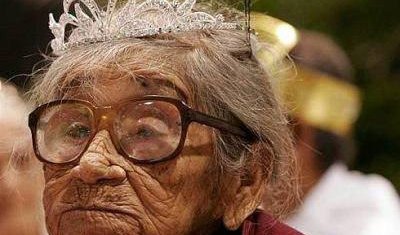 25 жастағы «қарт әйел» неліктен күлкіге қалды?