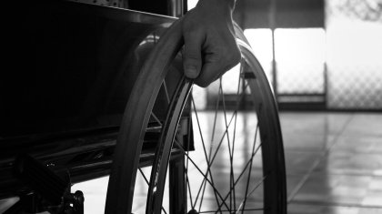Мүгедек бала анасының мәйітімен бірге бір апта қамалып қалып, өліп кетті