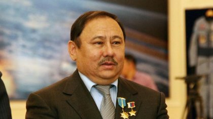 «Басыма мінесің бе енді?»: Талғат Мұсабаев журналистер алдында «мәдениеттіліктің үлгісін көрсетті» (ВИДЕО)