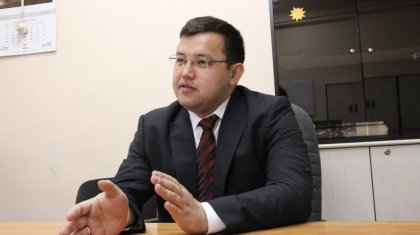 «Сауатсыз шешім»: Тоқаевтың кеңесшісі зейнетақыға қатысты арнайы жұмыс тобынан шығып кетті