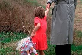 «Бала шыңғырып, талып қалды»: 5 жасар қыздың өмірін мас ағасының ойыны түнек қылды