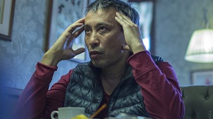 «Сіздер сөз таластырып жатқанда, біз жұмыс істеп отырмыз»: жас киногерлер Ермек Тұрсыновқа «жабылды»