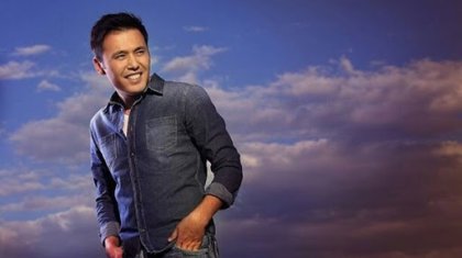 «Кішігірім кәсібім болды»: Асқар Жүнісбеков өнерге қайта оралмақ